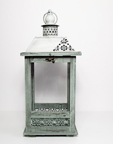 Grüne Laterne aus Holz